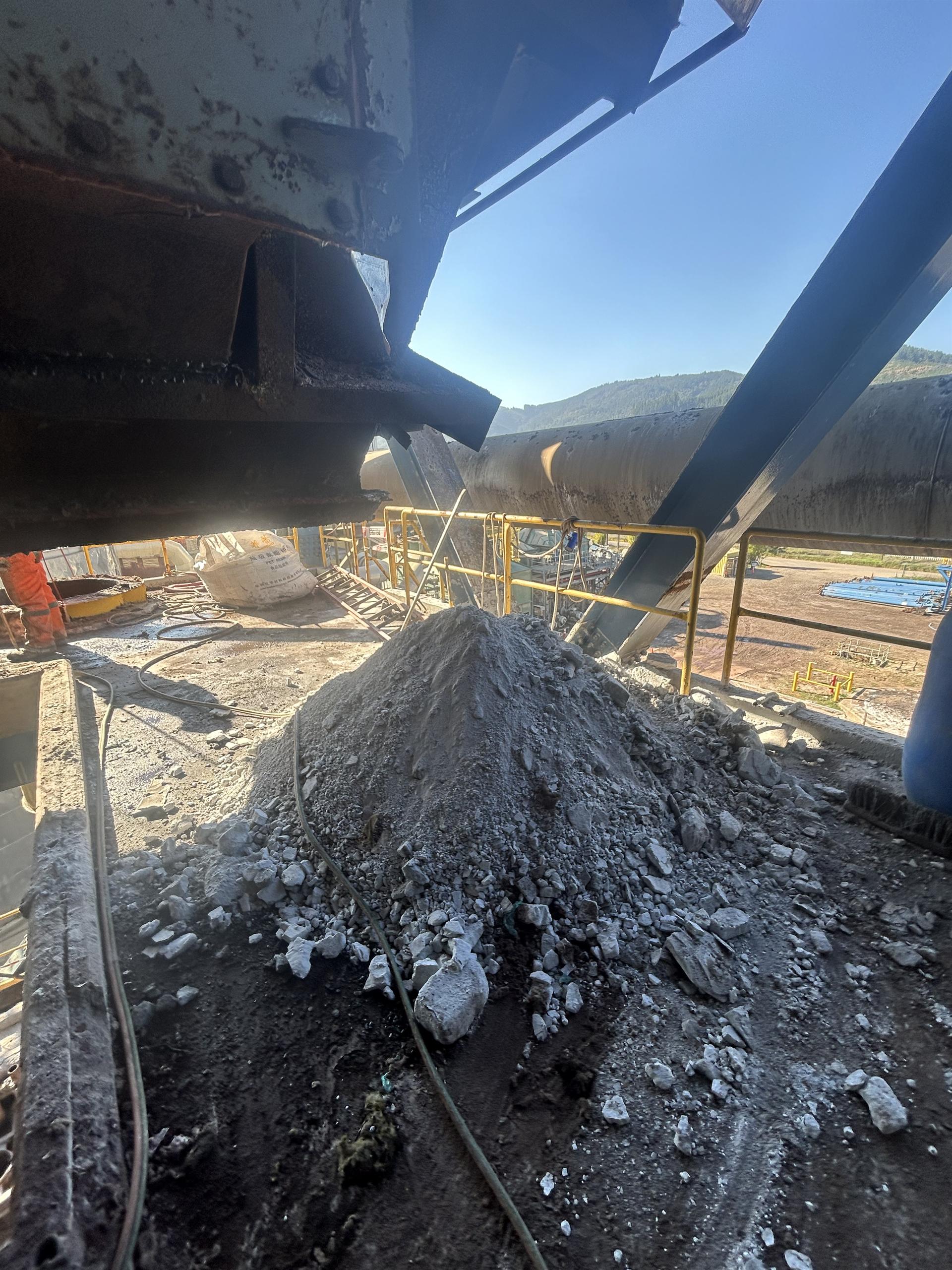Desmontaje de estructura industrial en altura