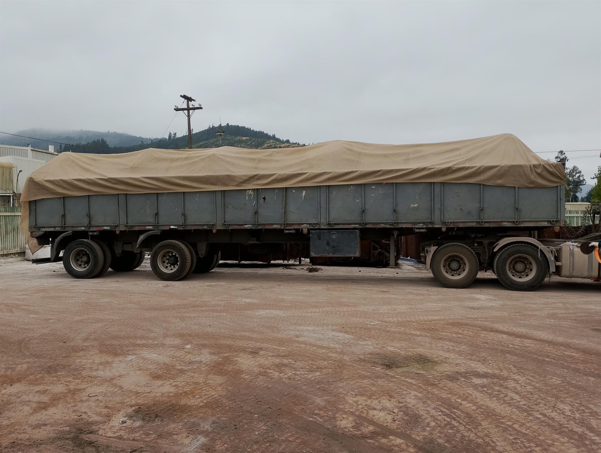 Camión con material recuperado para comercialización